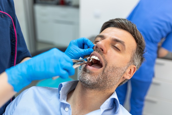 How To Reduce The Risk Of Dry Socket After A Tooth Extraction